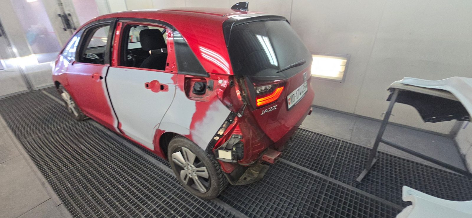 Honda Jazz choc arrière avant réparation